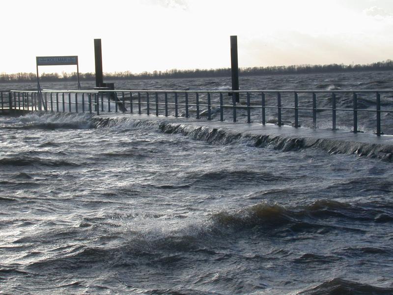 Sturmflut an der Elbe