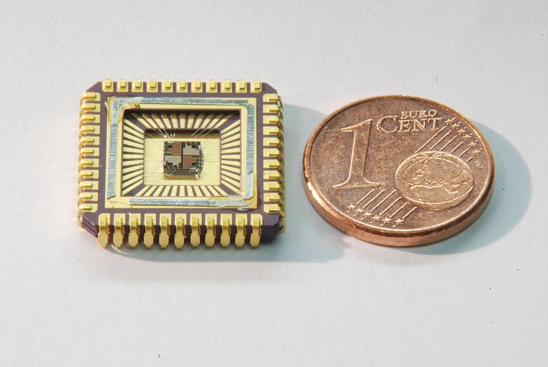 Um Elektronik-Bauteile sicherer zu machen, sollen sie mit einem elektronischen Fingerabdruck versehen werden. Im Bild: ein gehäuster Mikrochip. 