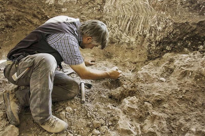 Thomas Stöllner bei der Ausgrabung im Salzbergwerk Douzlakh