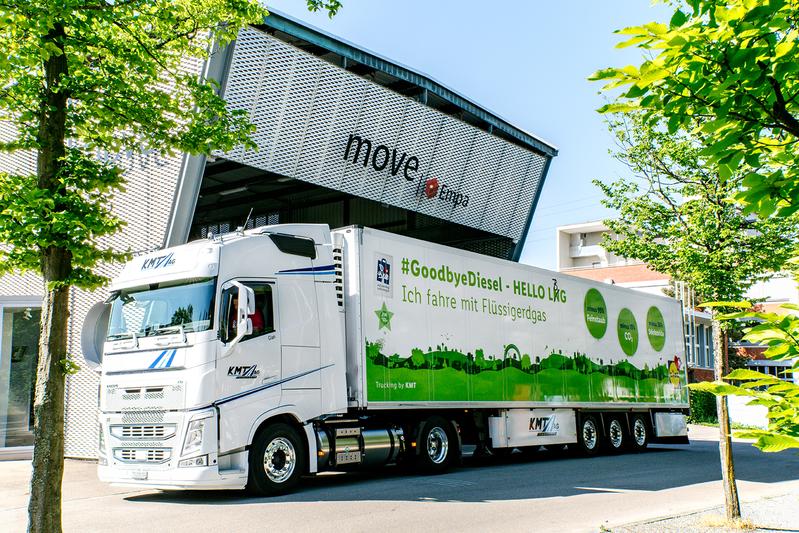 Bis 2030 wird der Detailhändler Lidl Schweiz für den Betrieb seiner Lastwagen von fossilem Erdgas auf verflüssigtes erneuerbares Gas umsteigen.