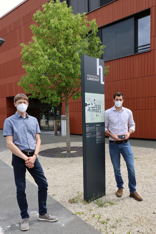 Prof. Dr. Artem Ivanov and Arne Kulinna (from left)