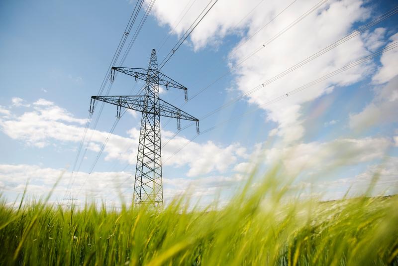 Joint research results from the Institute of Logistics Engineering and Mosdorfer make a very tangible contribution to the grid security of the future, so that the increasing demand for electricity can be transmitted safely.