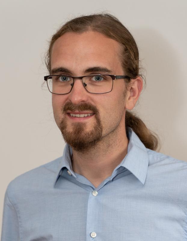 Christian Dietrich ist Juniorprofessor und Leiter des Instituts für Operating Systems an der Technischen Universität Hamburg. 