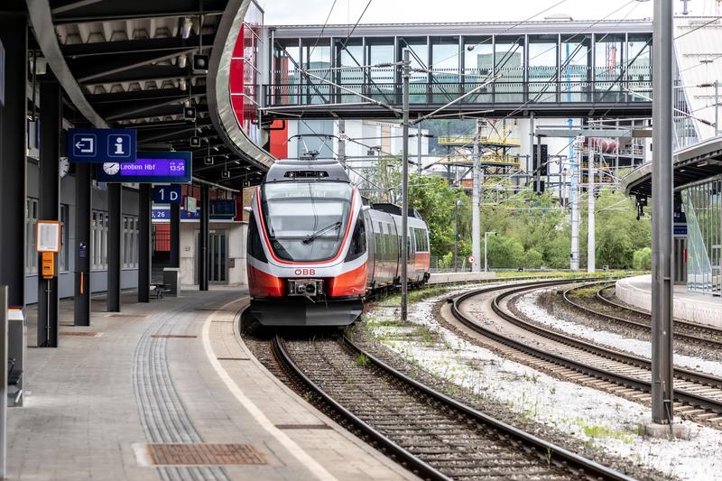 The Research Cluster Railway Systems research initiative aims to make technological progress in the rail system. 