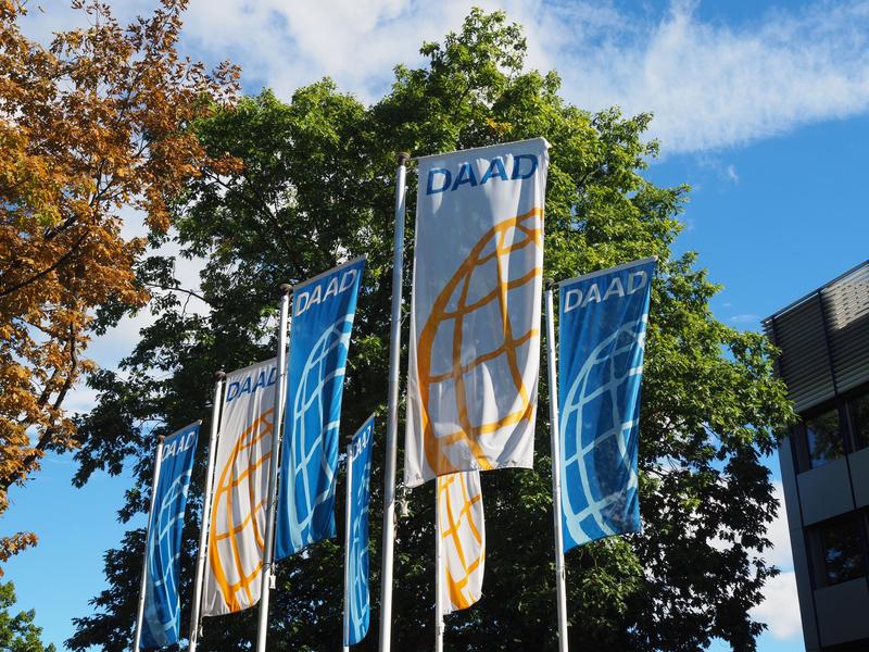 Flaggen vor der DAAD-Zentrale in Bonn. (c)DAAD/Pankau