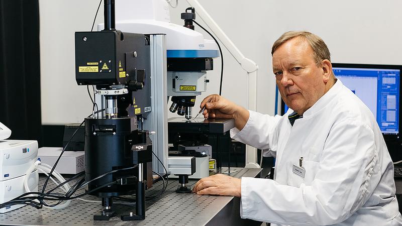 Prof. Dr. Dietrich R.T. Zahn, holder of the Professorship of Semiconductor Physics at Chemnitz University of Technology, is involved in the research project.