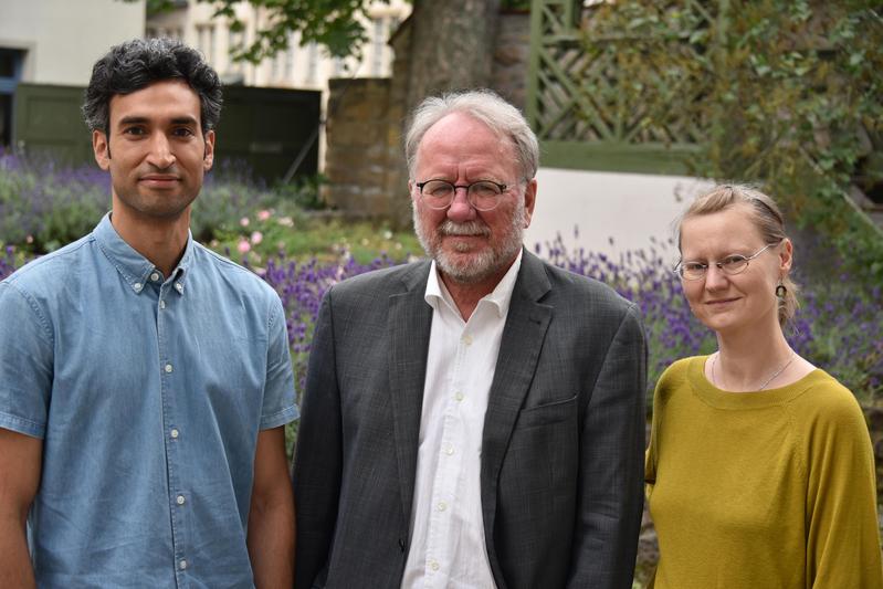 Fahed Al’Janabi, Prof. Dr. Michael Wermke und Dr. Sophie Seher (v.l.) erhalten den Lehrpreis 2021 der Universität Jena im Themenschwerpunkt „Umgang mit Vielfalt“.