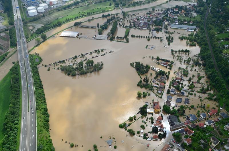  Heftiger Dauerregen kann Überschwemmungen und Hochwasser zur Folge haben. 