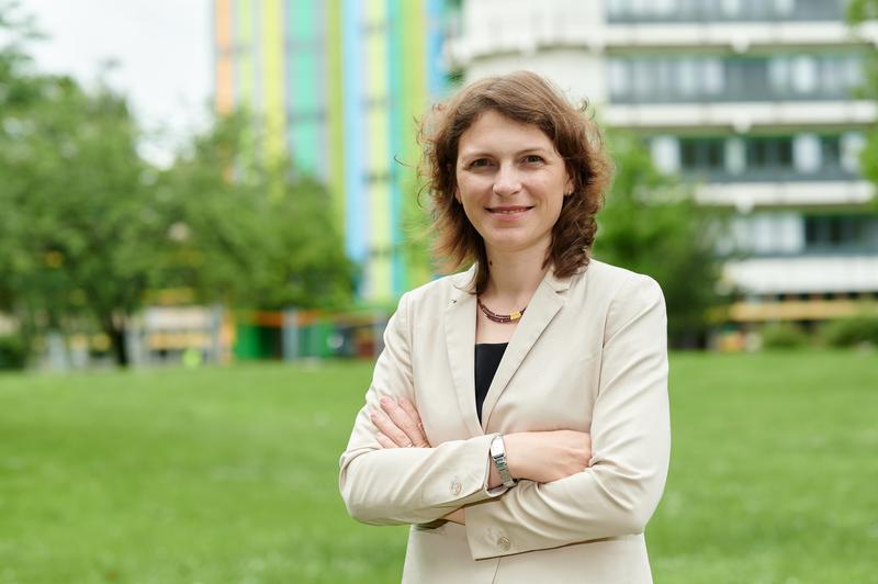 Prof. Dr. Eva Gredel, Expertin für digitale Lernplattformen
