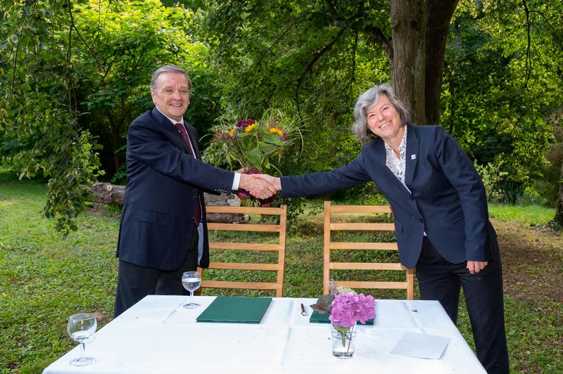  Robert Mayr und Kerstin Krieglstein haben die Fördervereinbarung unterzeichnet. 