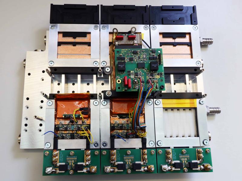 Experimental setup with low-inductance power modules