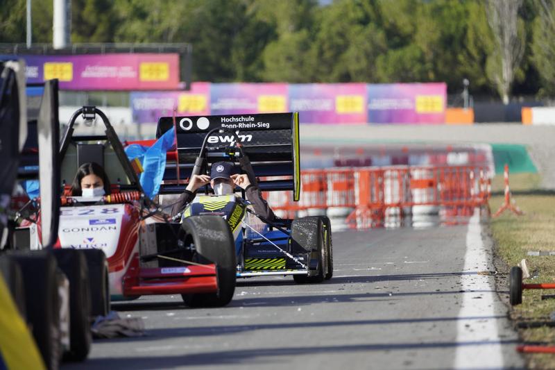 Mit Rennwagen „Luna“ am Start in Spanien. Am Ende stand der Gesamtsieg. 