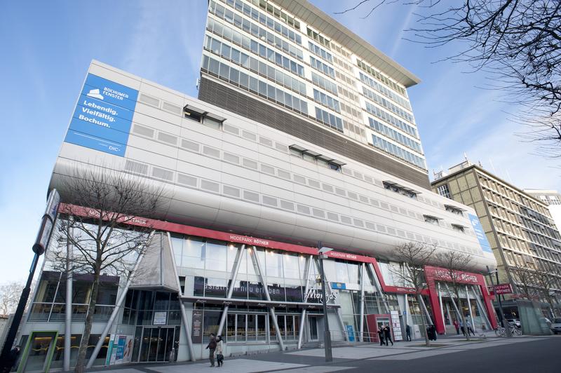 Im Bochumer Fenster (ehemalige Stadtbadgalerie) an der Massenbergstraße findet der Termin mit anschließendem Pressegespräch statt.