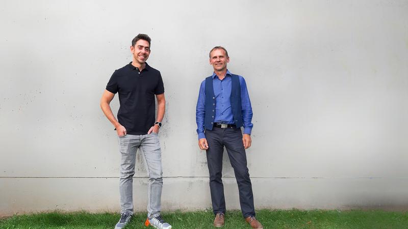 Dr. Evangelos Karousis und Prof. Dr. Oliver Mühlemann, Departement für Chemie, Biochemie und Pharmazie (DCBP) und NCCR RNA & Disease, Universität Bern. 