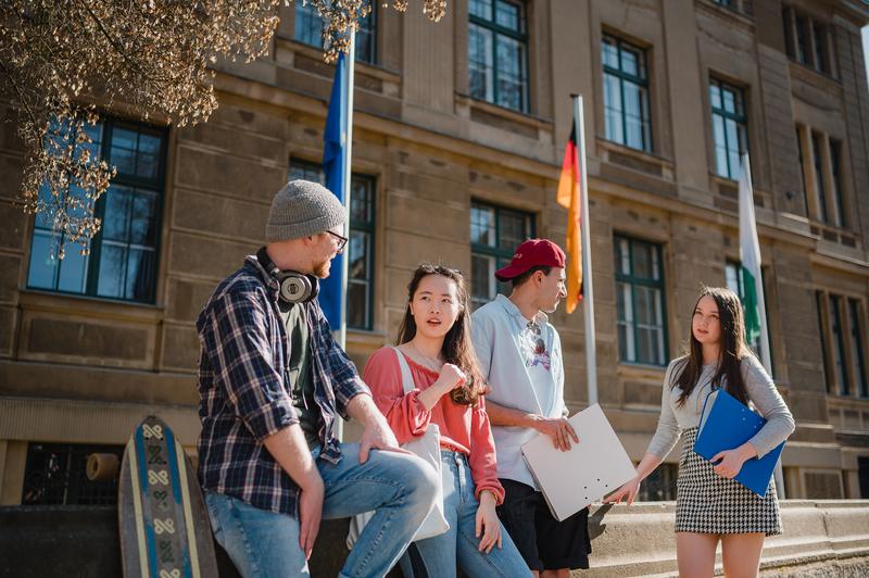 Internationale Wirtschaftskommunikation im Dreiländereck Deutschland-Tschechien-Polen studieren und erleben.