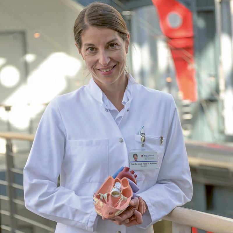 Prof. Dr. Tanja Rudolph, Oberärztin und Leiterin des TAVI-Zentrums, Klinik für Allgemeine und Interventionelle Kardiologie/Angiologie am Herz- und Diabetes-Zentrum Nordrhein-Westfalen (HDZ NRW) in Bad Oeynhausen