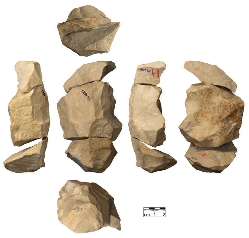 Mittelpaläolithischer Kern aus der Heidenschmiede: Durch Zusammensetzen dieser Steinartefakte konnte das Forschungsteam das verzweigte Herstellungskonzept nachvollziehen.