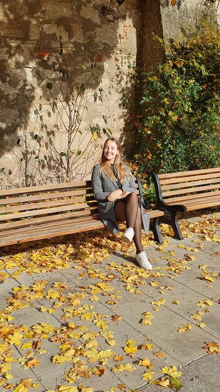 Oberbayerin Sofia Öttl genießt den Coburger Hofgarten. Sie fühlt sich an ihrem Studienort zu Hause. Foto: privat