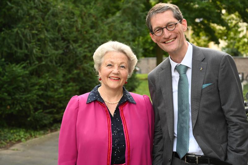 Adelgunde Brenninkmeijer-Werhahn has received an honorary doctorate from the Faculty of Catholic Theology from the hands of Dean Prof. Dr. Dr. Jochen Sautermeister.