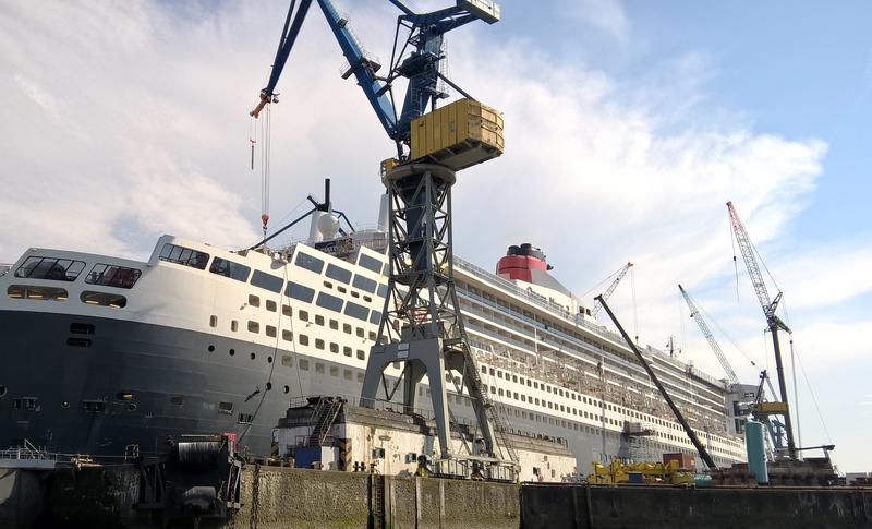 Großskalige Produkte wie dieses Passagierschiff werden in der Regel in Baustellenmontage gefertigt. 