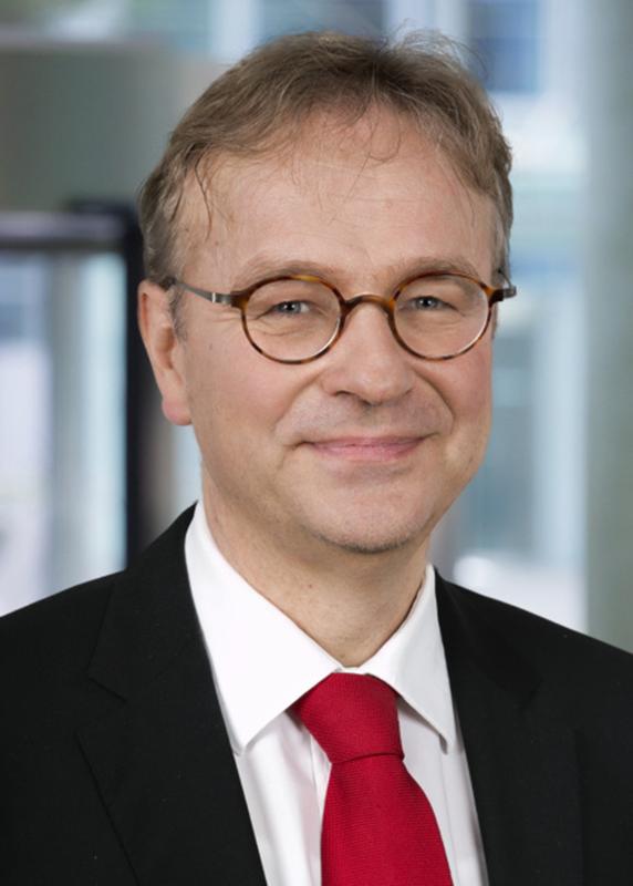 Prof. Dr.-Ing. Hermann Nirschl, Karlsruher Institut für Technologie (KIT), erhält die Hans Rumpf-Medaille 