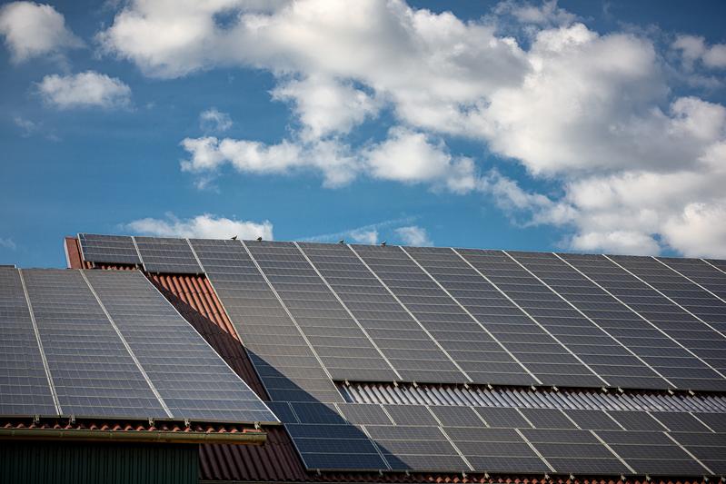  Bochumer Forscherinnen haben ein Konzept für eine Fotovoltaik-Kreislaufwirtschaft entwickelt.