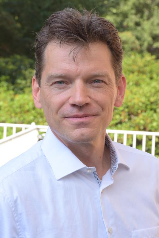 Prof. Dr. Martin Schmelz