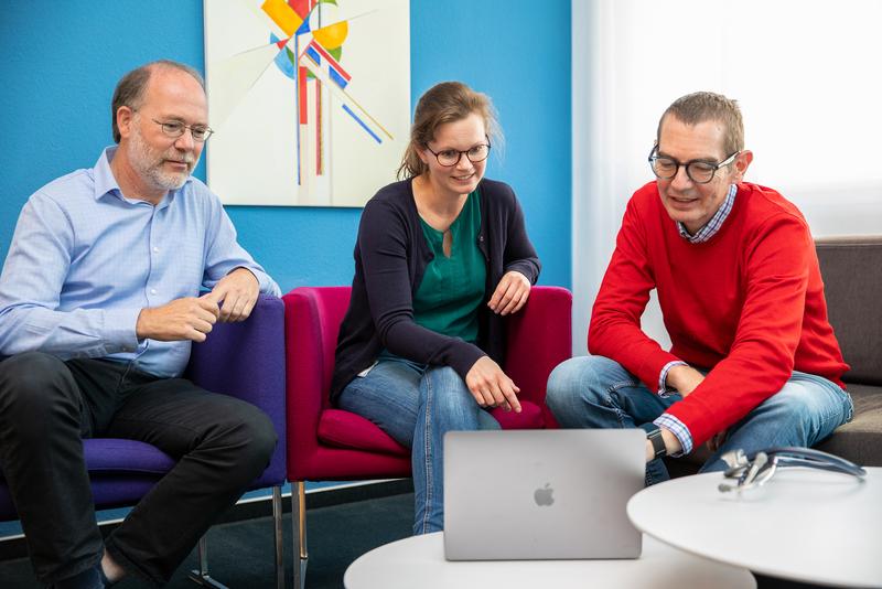 The research team of Hannover Medical School (from left): Doctor Thilo Dörk-Bousset, Christina Dutzmann and Professor Christian Peter Kratz. 