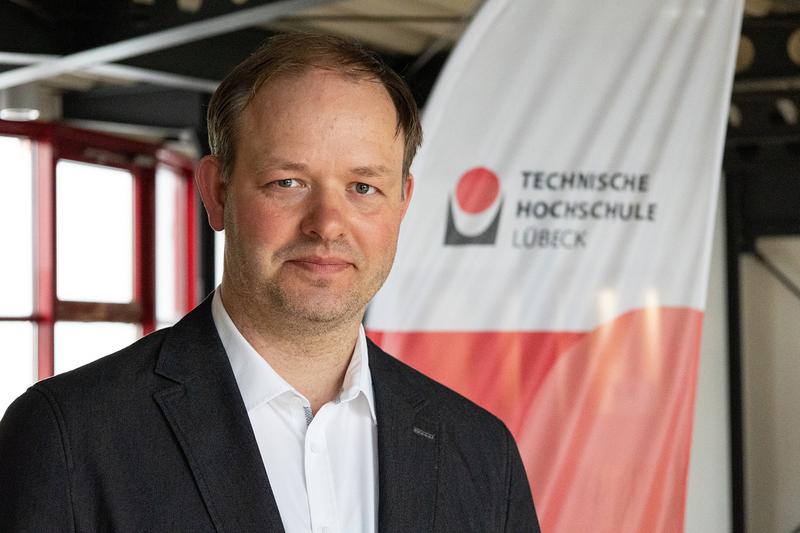Dr. Ralph Hänsel wechselt nach jahrelanger Tätigkeit in der Industrie an die Technische Hochschule Lübeck und unterstützt den Fachbereich Elektrotechnik und Informatik als Professor für Digitale Bildverarbeitung.