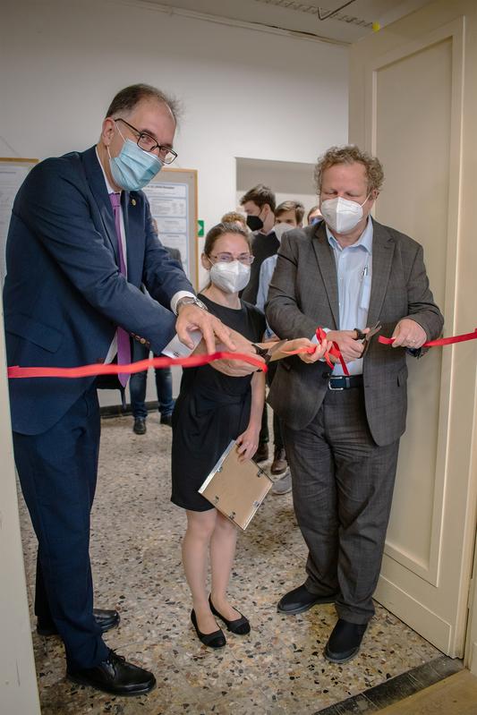 (v.l.n.r.) Prof. Dr. Peter H. Seeberger, Dr. Petra Ménová, Pavel Matějka bei der Eröffnung der Max Planck Forschungsgruppe