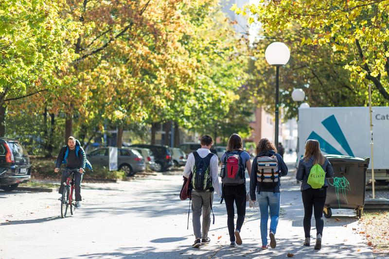 Nach drei Online-Semestern kehren die Studierenden auf den Campus des KIT zurück. (Foto: Anne Cordts, KIT)