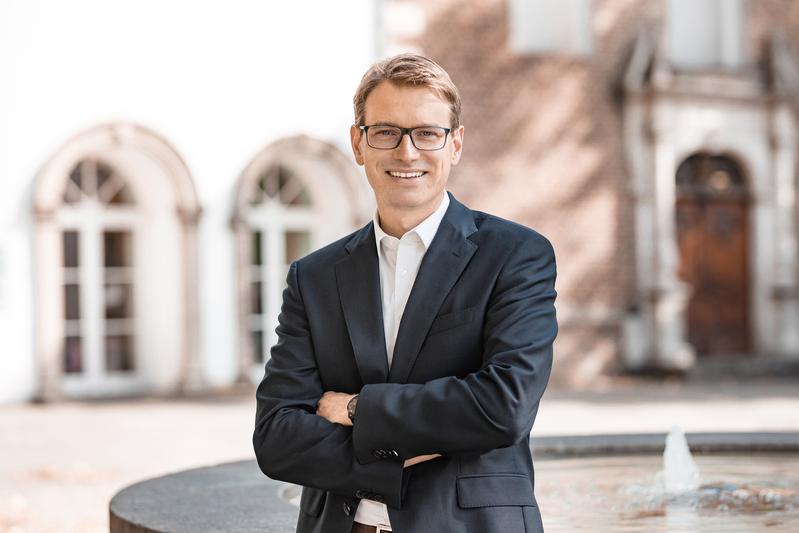 Prof. Dr. Jan-Philipp Büchler forscht an der Fachhochschule Dortmund zu mittelständischen Weltmarktführern.