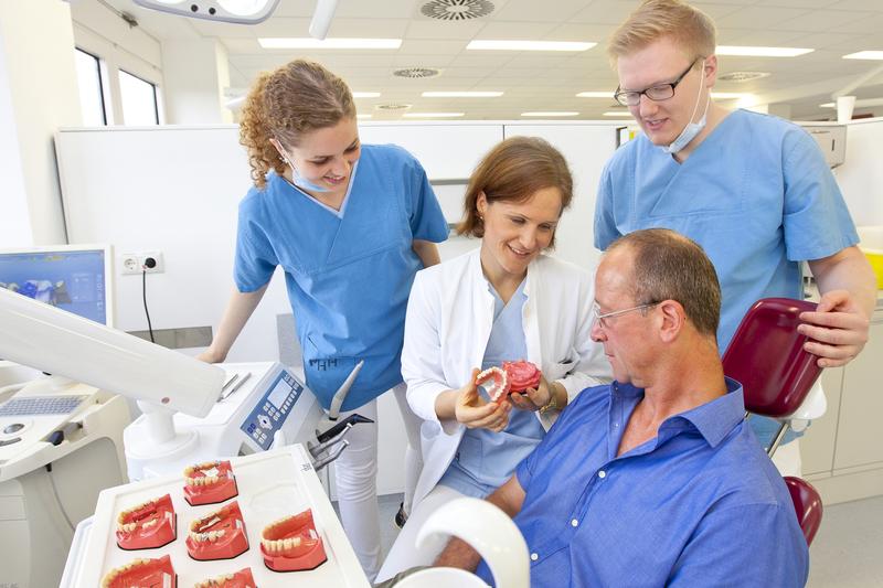 Behandlung und Betreuung von Patienten durch Studierende der Zahnmedizin an der MHH