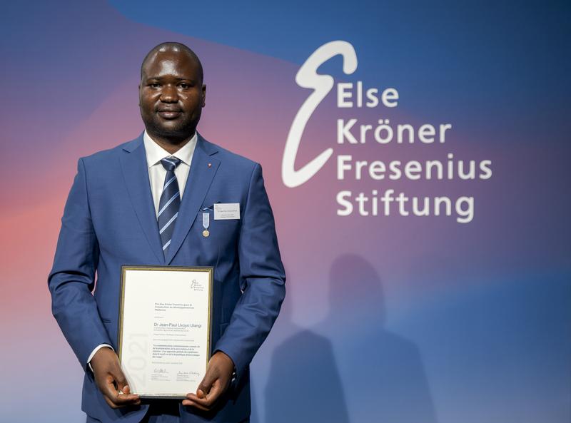 Dr. Jean-Paul Uvoyo Ulangi at the award ceremony at BMZ on October 28, 2021.