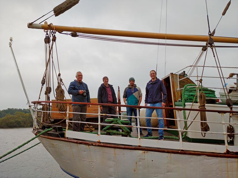 : Das Forscherteam an Bord des Segelschulschiffs „SSS Großherzogin Elisabeth“: (v.l.) Bernd Eickmann, Oliver Köckritz, Yves Korte-Wagner, Prof. Dr.-Ing. Christian Denker,  Foto: Timotheus Kisselbach