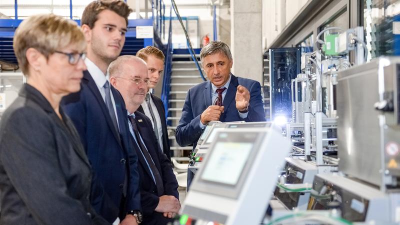 Das erforderliche Wissen rund um das Zertifikat eignen sich die Studierenden in der modernen Six Sigma Transfer Factory im Technikum des Instituts Maschinenbau an. 