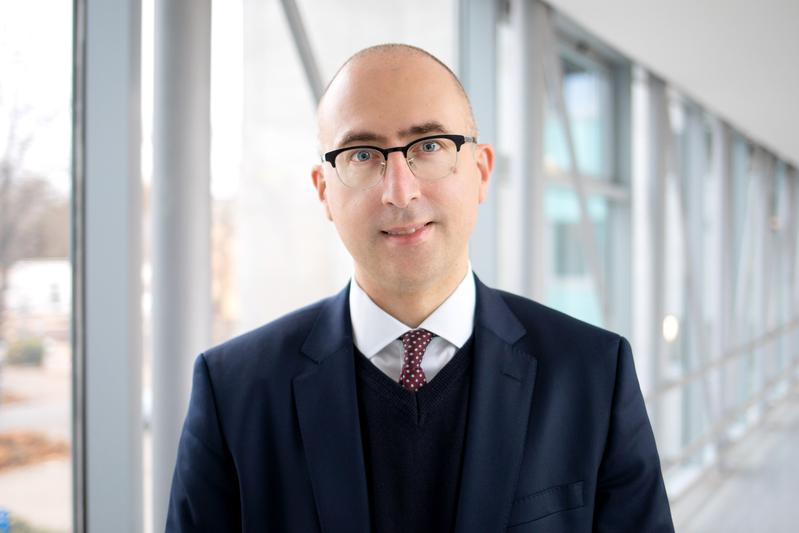 Prof. Dr. Dimitrios Mougiakakos, neuer Direktor der Universitätsklinik für Hämatologie, Onkologie und Stammzelltransplantation Magdeburg