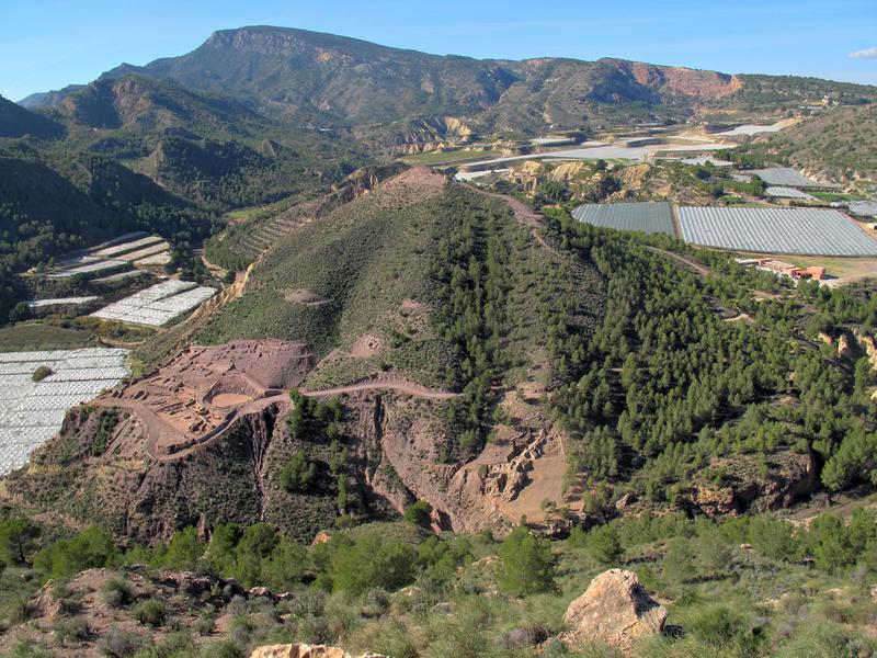 Die befestigte Siedlung von La Bastida (Totana, Murcia). Es handelt sich um eine der größten und am besten ausgegrabenen Siedlungen der El Argar-Kultur (2.200 bis 1.550 v.u.Z.).