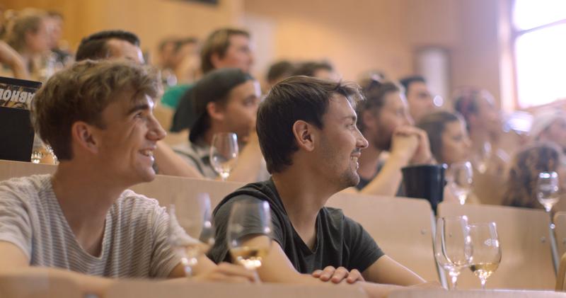 Studierende im Hörsaal