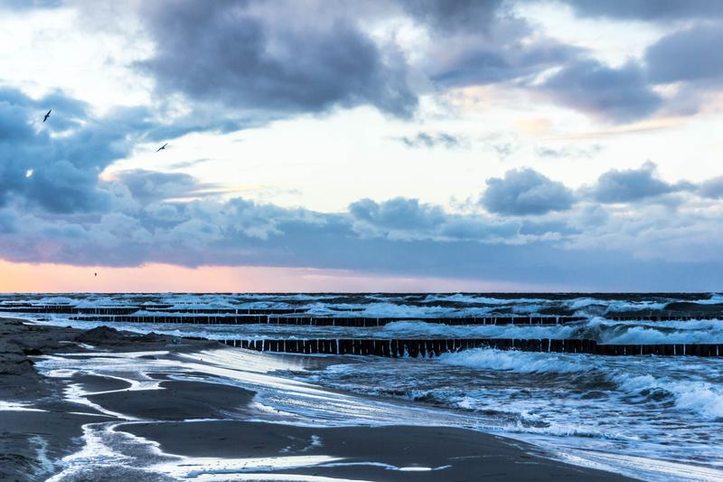 Auch an der deutschen Ostsee-Küste steigen die Pegel. Foto: Pixabay