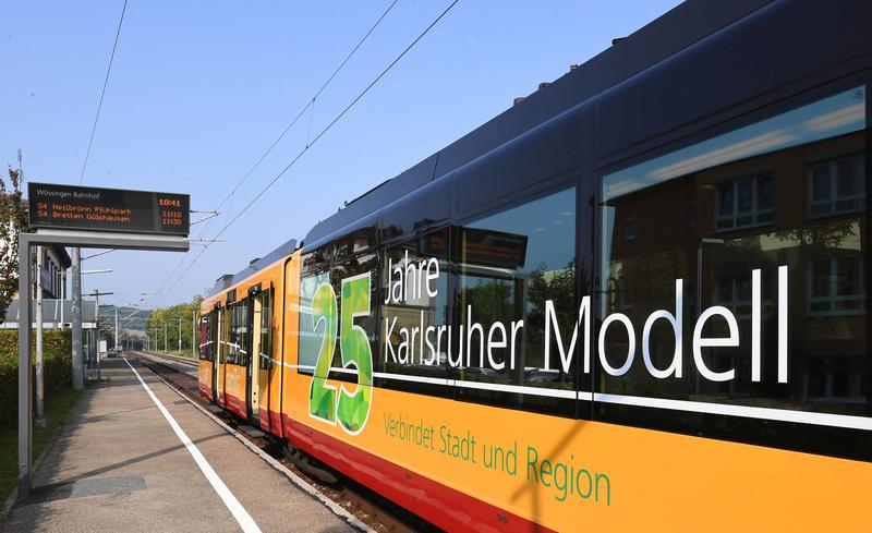 Karlsruhe war stets Vorreiter bei der Verknüpfung des öffentlichen Verkehrs. (Foto: AVG) 