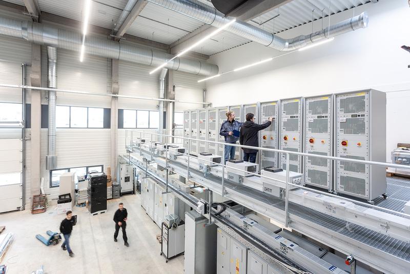 The Multi-Megawatt Lab at Fraunhofer ISE in Freiburg makes it possible to achieve highly precise characterization of the electrical properties of converters up to a power of 10 MW.