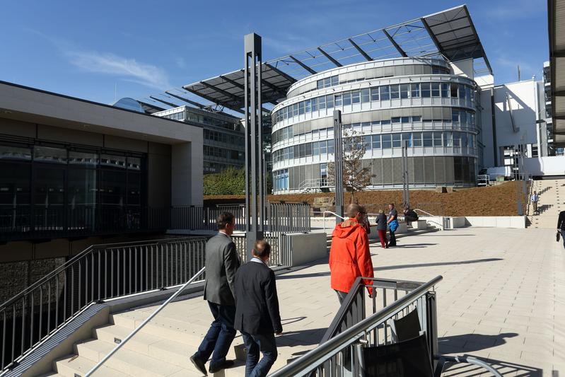 Am Hauptstandort der FernUniversität, dem Campus Hagen, werden Regionalzentrum und Studienservice organisatorisch miteinander vereint.