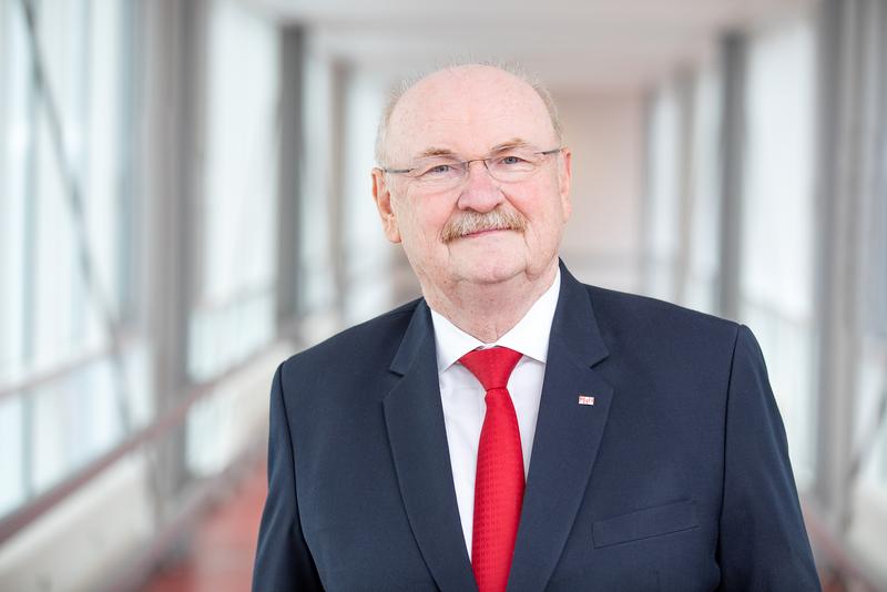  Professor Dr. Michael P. Manns, Präsident der Medizinischen Hochschule Hannover und Co-Vorsitzender der Europäischen Leberkommission. 