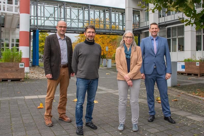 Vizepräsident für Studium und Lehre Prof. Dr. Herbert Baaser, der designierte Vizepräsident für Forschung und Technologietransfer Prof. Dr. Stephan Eder, Präsidentin Prof. Dr. Antje Krause und Kanzler Dr. Ulrich Müller (v. l. n. r.)