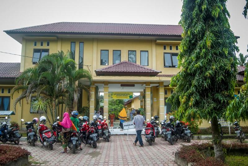 Indonesisches Community Health Center bei der Versorgung von Müttern und Neugeborenen (Bild aus der Zeit vor der Pandemie).