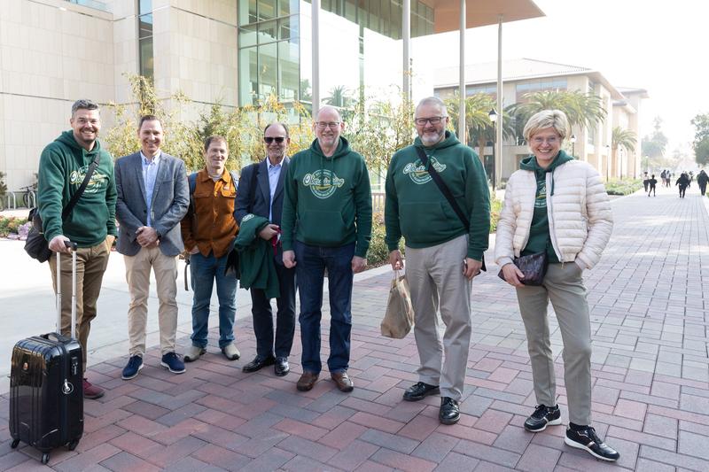 THD-Delegation an der Santa Clara University: Alexander Dorn (BITZ), Daniel Schlingmann (Silicon Valley/SV), Geoff Baum (SV School), Dr. Robert Brancatelli (SV Executive Center), Prof. Dr. Sperber (THD), Prof. Schmieder (BITZ), Birgit Augustin 