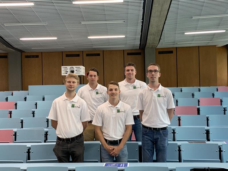 Das Team des KIT war mit seiner Recyclingidee beim chemPLANT-Wettbewerb des VDI erfolgreich: Lukas Richter, Tom Poppe, Philipp Beeskow, Jonas Jaske, Paul Neugebauer. (v. l. n. r.; Foto: Tom Poppe, KIT)