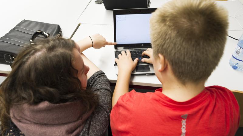Um den Datenschutz und die Datensicherheit beim digitalen Unterricht zu gewährleisten, entwickeln Forschende des KIT eine Datenschutzzertifizierung. (Foto: Markus Breig, KIT)