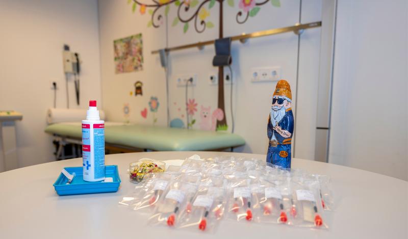 In der Woche vor Weihnachten haben im Universitätsklinikum Dresden über 200 Kinder die Impfung gegen das Corona-Virus bekommen.